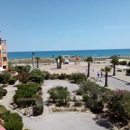 Apartment Le Victoria's Barcares: Beachfront Comfort With Private Parking Le Barcares