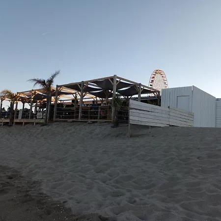 Le Victoria's Barcares: Beachfront Comfort With Private Parking Le Barcares